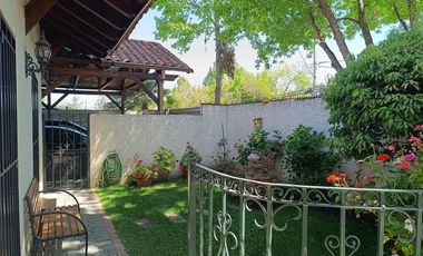 CASA EN VENTA, 5D 3B, PLAZA OSSANDON, SIMON BOLIVAR