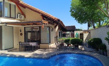 CASA EN VENTA, 5D 3B, PLAZA OSSANDON, SIMON BOLIVAR