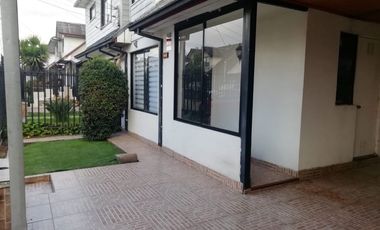 A POCOS PASOS DE COLEGIO ALBORADA