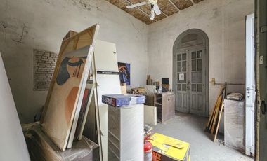 Casona comercial más galpón de 176m² en Abasto