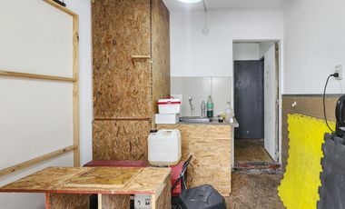 Casona comercial más galpón de 176m² en Abasto