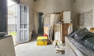 Casona comercial más galpón de 176m² en Abasto