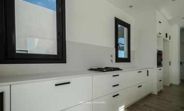 CASA 4 AMBIENTES A ESTRENAR