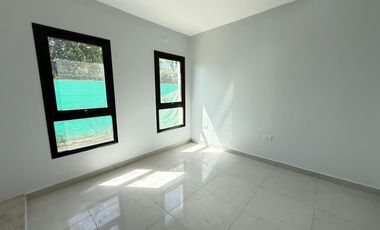 Hermosa casa a estrenar de 3 dormitorios + escritorio en barrio privado Divisadero, YB, apta crédito