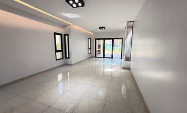 Hermosa casa a estrenar de 3 dormitorios + escritorio en barrio privado Divisadero, YB, apta crédito