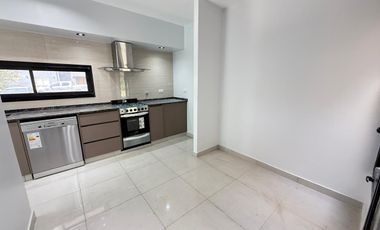 Hermosa casa a estrenar de 3 dormitorios + escritorio en barrio privado Divisadero, YB, apta crédito