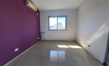 Venta PH 2 ambientes con cochera en Olivos