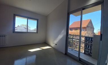 Venta PH 2 ambientes con cochera en Olivos
