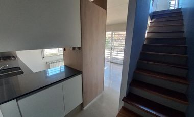 Venta PH 2 ambientes con cochera en Olivos