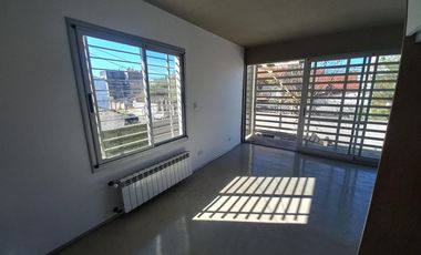 Venta PH 2 ambientes con cochera en Olivos