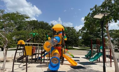 CASA EN VENTA DE UN NIVEL, Privada Parque Central al Norte de Mérida Yucatán