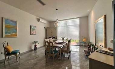 CASA EN VENTA DE UN NIVEL, Privada Parque Central al Norte de Mérida Yucatán