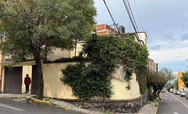 Casa en venta con uso de suelo comercial