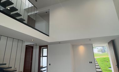 CASA NUEVA EN VENTA CON 3 RECÁMARAS + 1 ESTUDIO