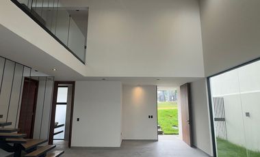 CASA NUEVA EN VENTA CON 3 RECÁMARAS + 1 ESTUDIO