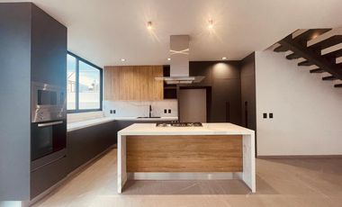 CASA NUEVA EN VENTA CON 3 RECÁMARAS + 1 ESTUDIO