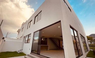 CASA NUEVA EN VENTA CON 3 RECÁMARAS + 1 ESTUDIO