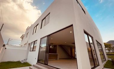 CASA NUEVA EN VENTA CON 3 RECÁMARAS + 1 ESTUDIO