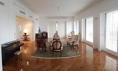 Venta de casa 5 amabientes en Belgrano R