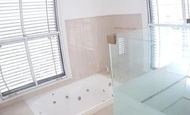 Venta de casa 5 amabientes en Belgrano R