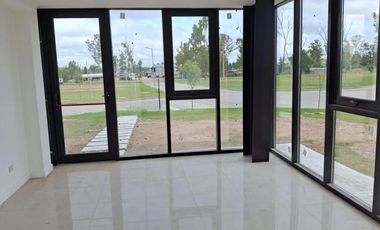 Depósito en Alquiler 857 m2 - EBAPI PARQUE INDUSTRIAL