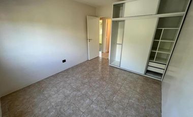 Departamento en venta - 3 Dormitorios 1 Baño - Longchamps