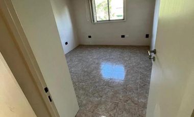 Departamento en venta - 3 Dormitorios 1 Baño - Longchamps