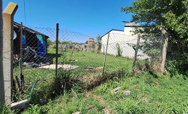 VENDE TERRENO EN LOS MOLINOS