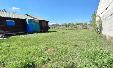 VENDE TERRENO EN LOS MOLINOS