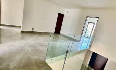 BAJA DE PRECIO !!!!! Casa Renta Bosques de las Misiones