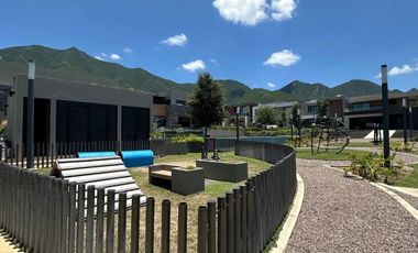 BAJA DE PRECIO !!!!! Casa Renta Bosques de las Misiones