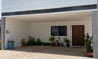 🏡 ¡Bella casa semiamueblada en Renta al Norte de Mérida!