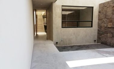 CASA EN RENTA EN LOMAS DE VISTA BELLA, MORELIA