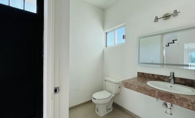 CASA A ESTRENAR CON AMPLIO TERRENO, PRECIO POR DEBAJO DE AVALÚO!