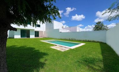 CASA A ESTRENAR CON AMPLIO TERRENO, PRECIO POR DEBAJO DE AVALÚO!