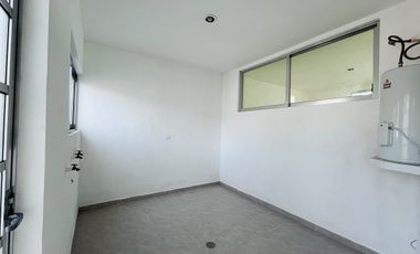 CASA A ESTRENAR CON AMPLIO TERRENO, PRECIO POR DEBAJO DE AVALÚO!