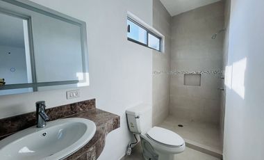 CASA A ESTRENAR CON AMPLIO TERRENO, PRECIO POR DEBAJO DE AVALÚO!