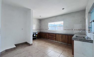 CASA A ESTRENAR CON AMPLIO TERRENO, PRECIO POR DEBAJO DE AVALÚO!