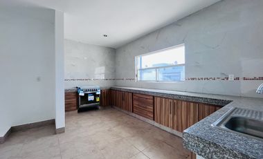 CASA A ESTRENAR CON AMPLIO TERRENO, PRECIO POR DEBAJO DE AVALÚO!