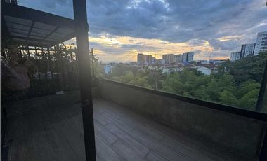 SE RENTA OFICINA CON DOBLE PARQUEADERO