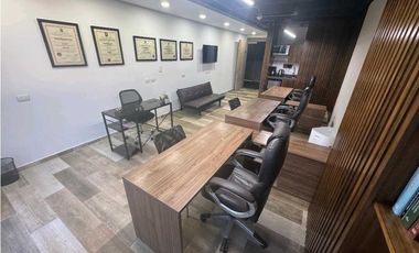 SE RENTA OFICINA CON DOBLE PARQUEADERO