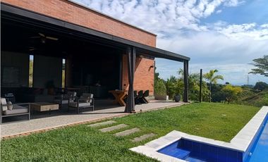 VENTA HERMOSA CASA CAMPESTRE CERRITOS PEREIRA - CARTAGO