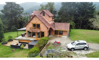 Casa en Arriendo Amoblado en el Retiro