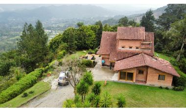 Casa en Arriendo Amoblado en el Retiro