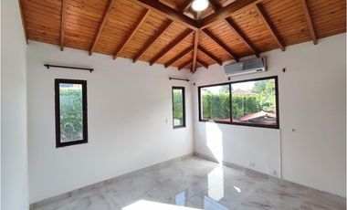 Tu oasis campestre en Quintas de Sevilla te está esperando.