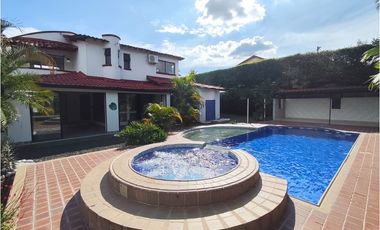 Tu oasis campestre en Quintas de Sevilla te está esperando.