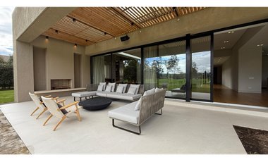 VENTA DE CASA EN LA PRADERA DE POTOSI