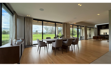 VENTA DE CASA EN LA PRADERA DE POTOSI