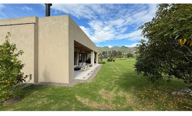 VENTA DE CASA EN LA PRADERA DE POTOSI