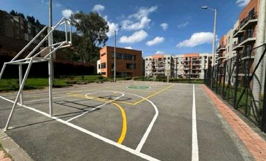 Arriendo apartamento en conjunto cerrado de Madrid $950.000